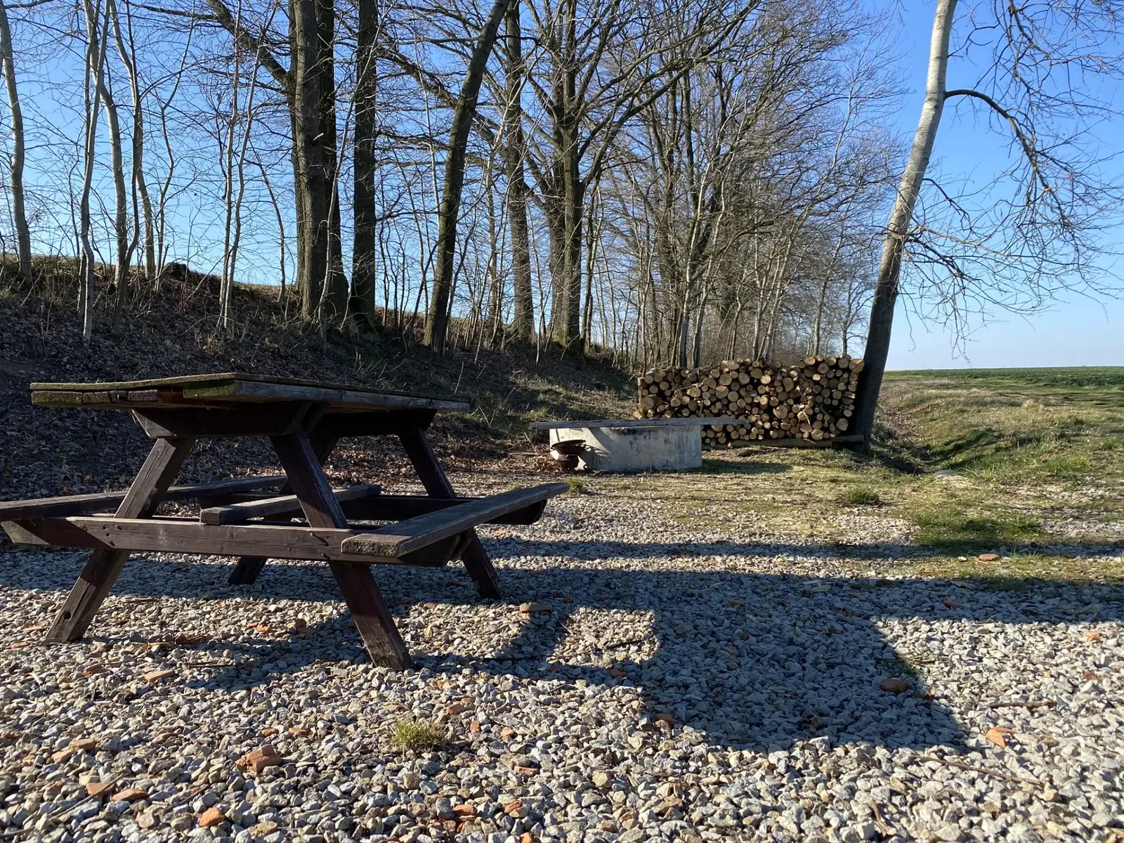 Lovné místo č. 1 — velká chatka — Strhaná Hráz (4)